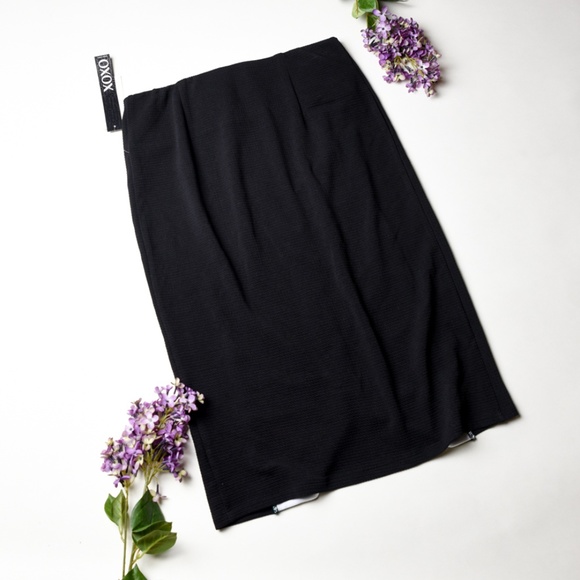 NWT XOXO geometric Print Front Pencil Skirt Green and Black new Juniors Large - Picture 4 of 4